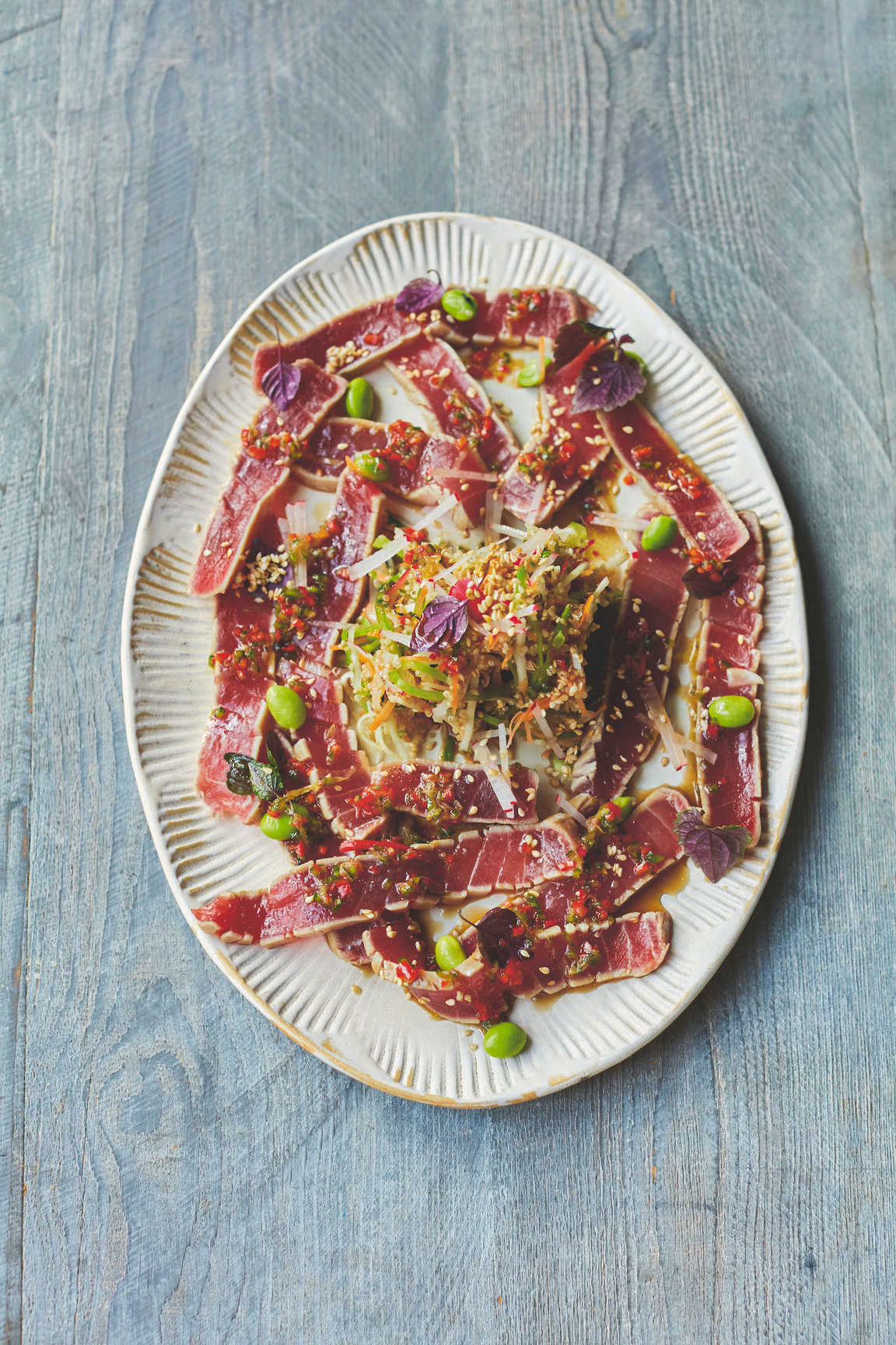 Tonijncarpaccio met miso en peper-limoendressing