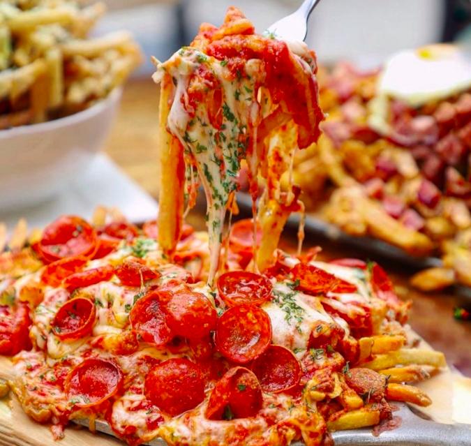 Loaded pizza frieten