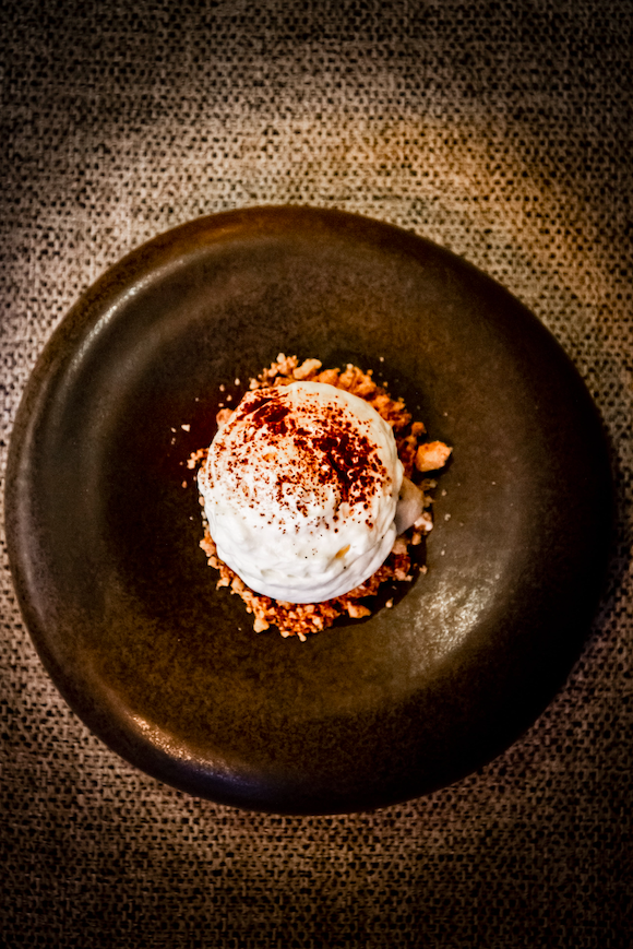 Tiramisu met mokka-ijs, mascarpone en amandelcrumble