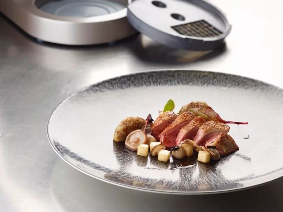 Duif met knolselder, shiitake en miso