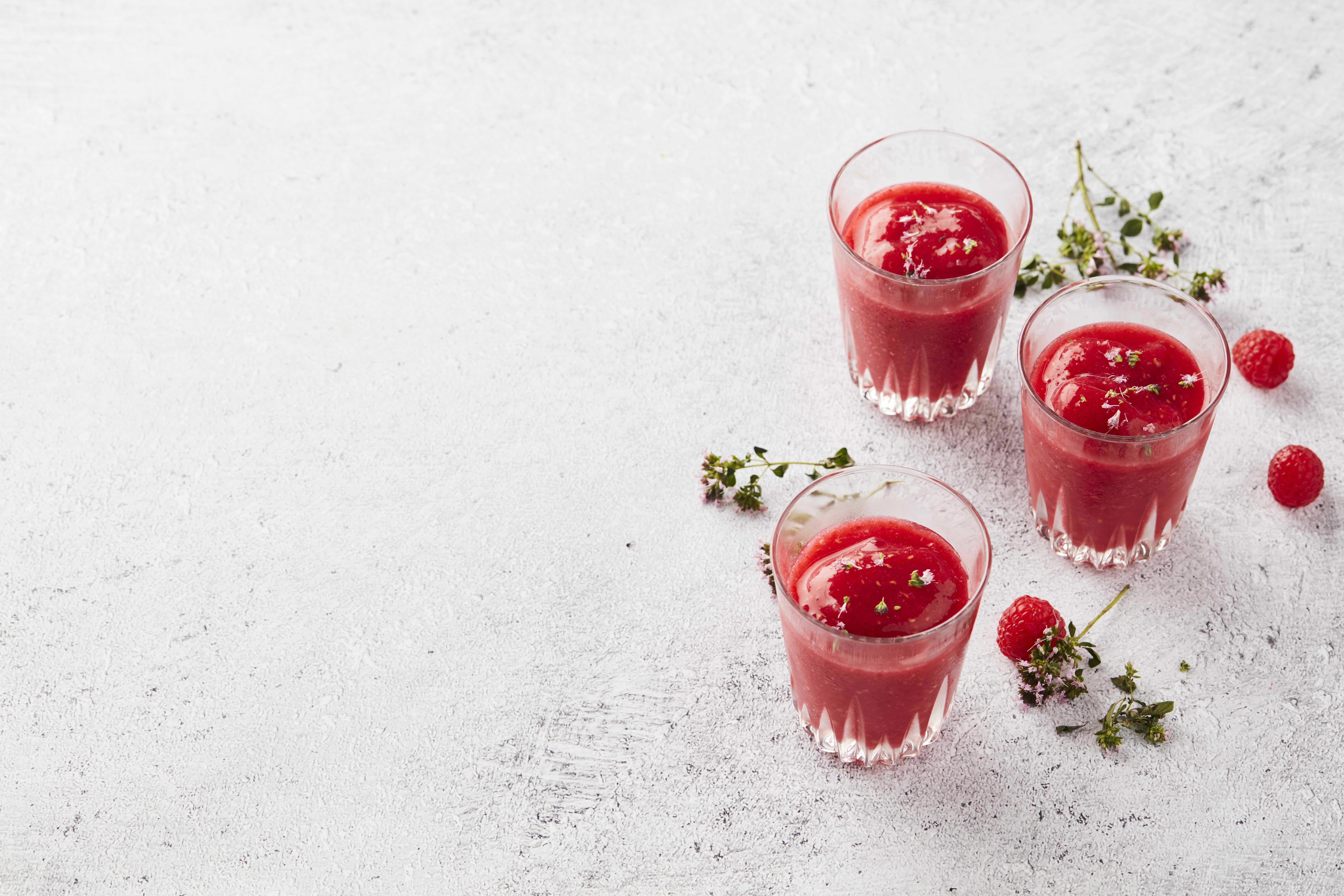 Raspberry-prosecco spritz