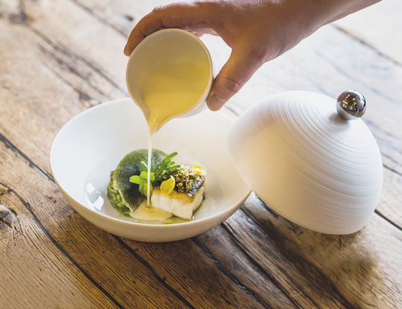 Zeewolf, knolselder en risotto van parelgerst