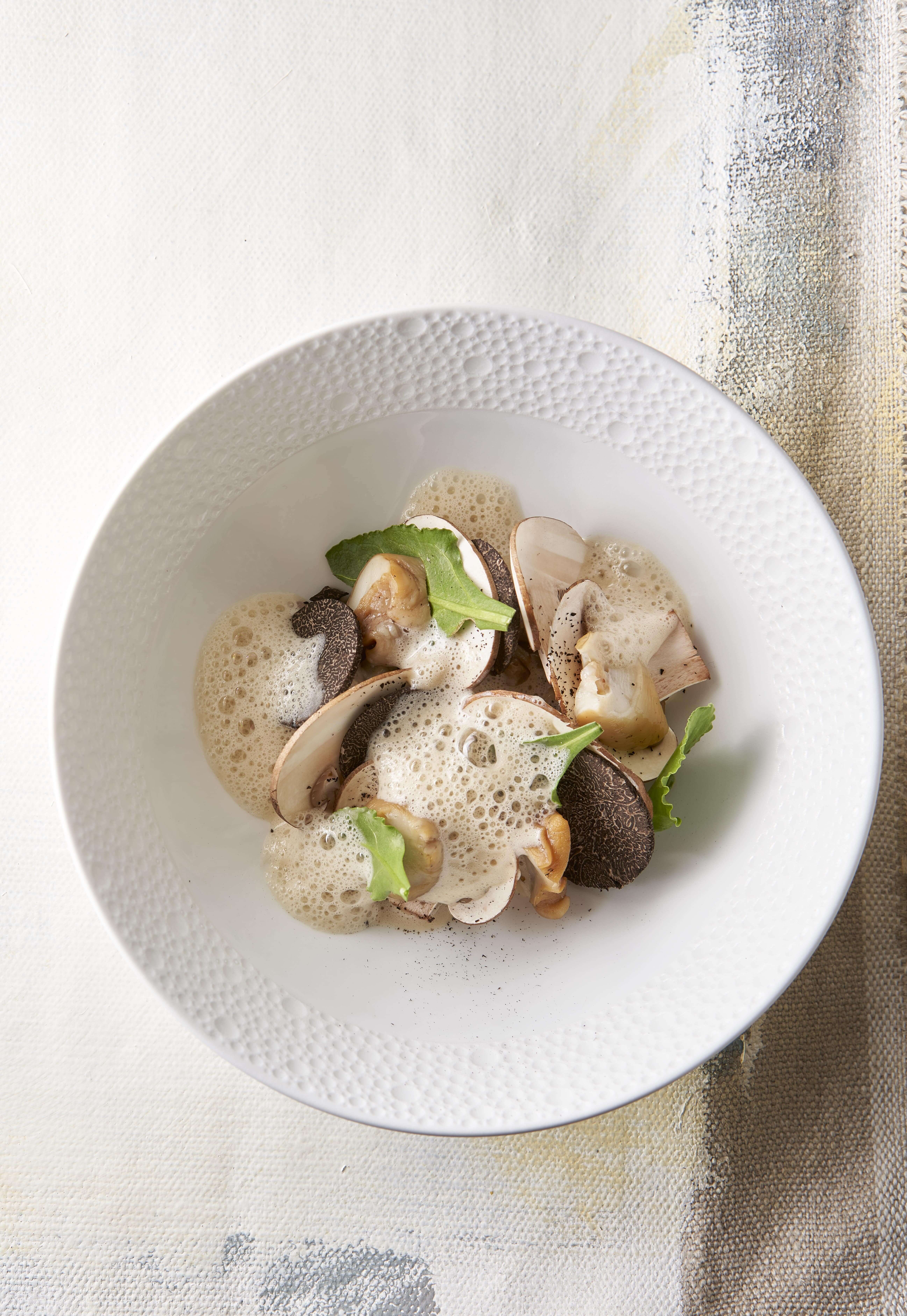 Wulken met champignons, truffel en jus van spek