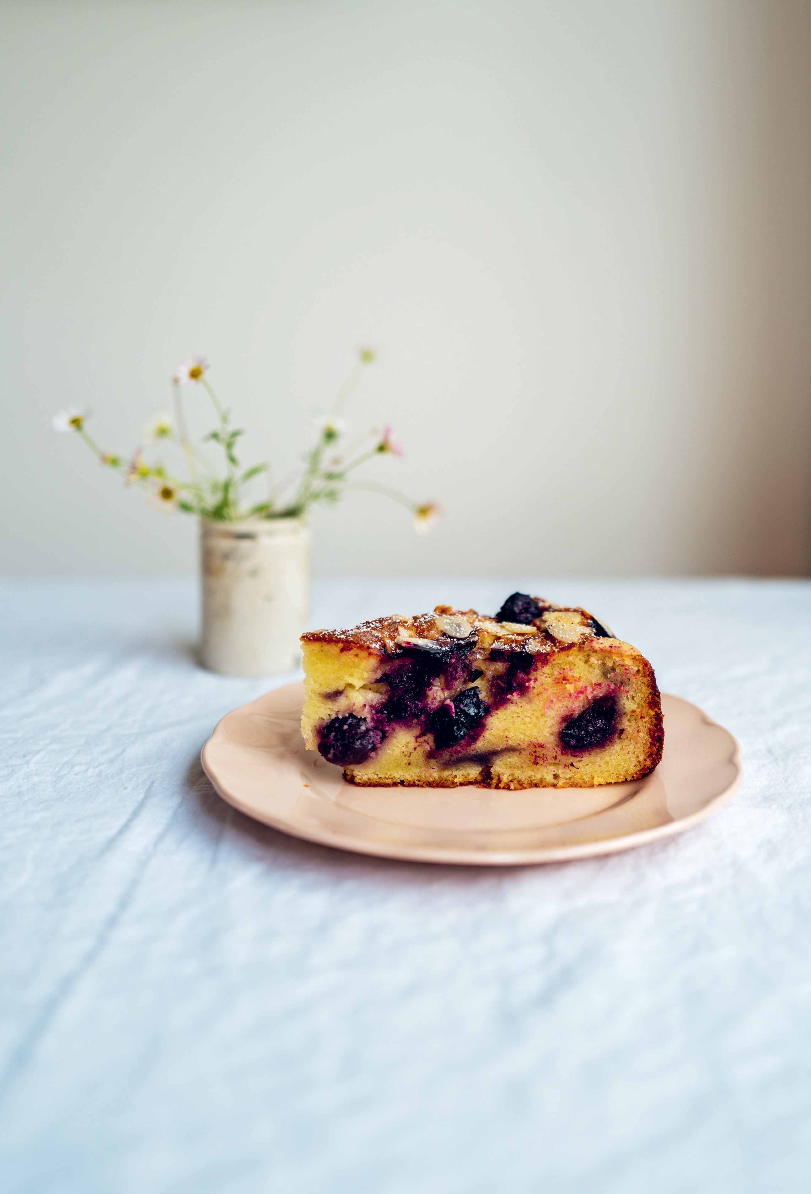 Kersen-olijfolietaart met amandel & ricotta