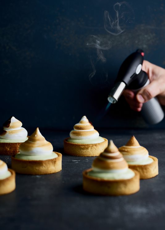 Tartelettes met limoen en Italiaanse meringue