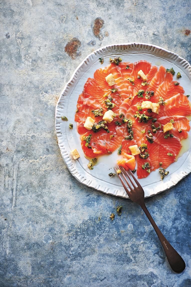 Zalmcarpaccio met ansjovissalade