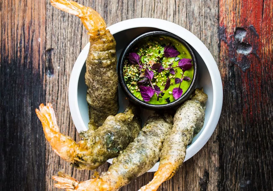 Nobashigarnalen in tempura met dip van dulse