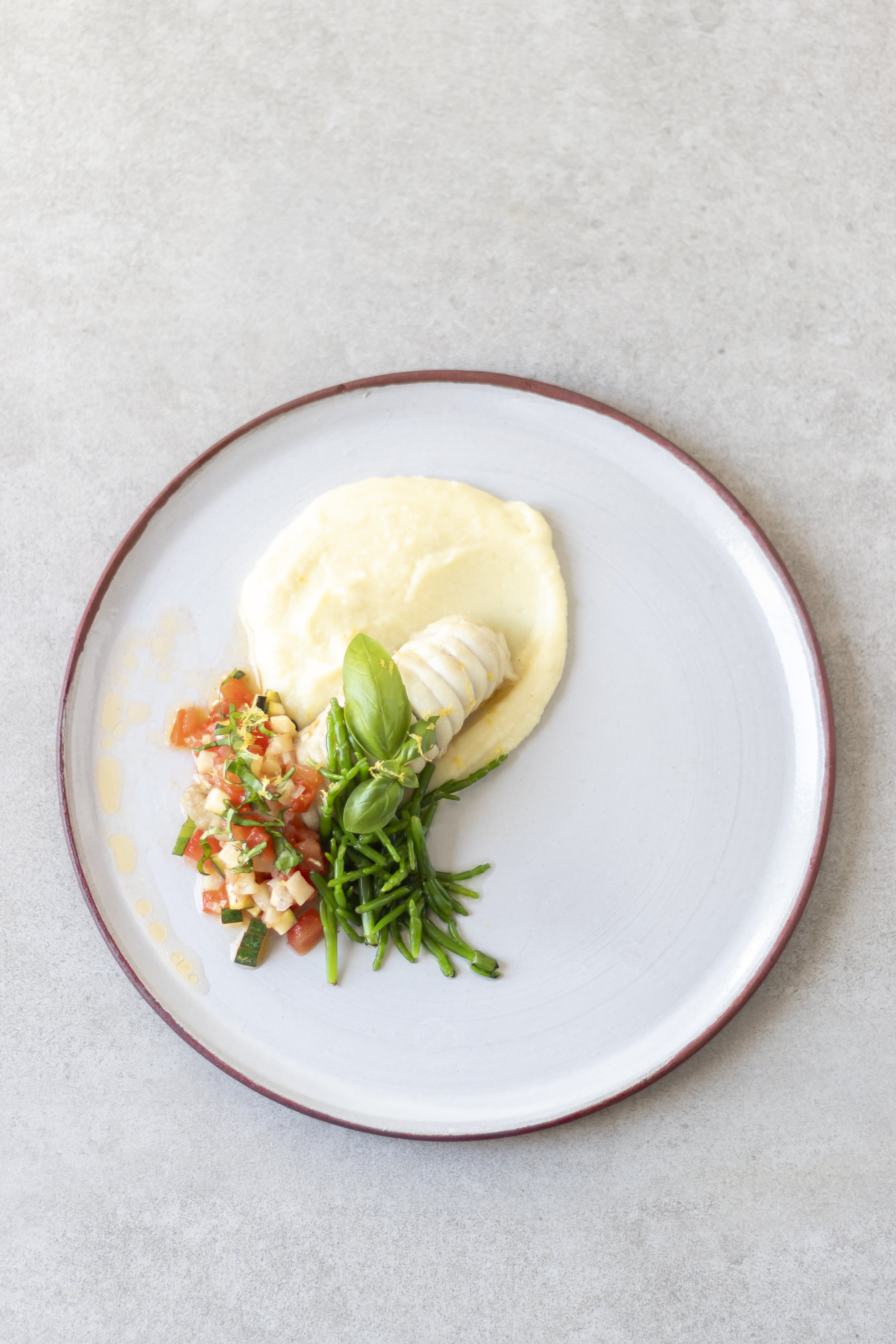 Rog met sauce vierge, zeekraal & olijfoliepuree