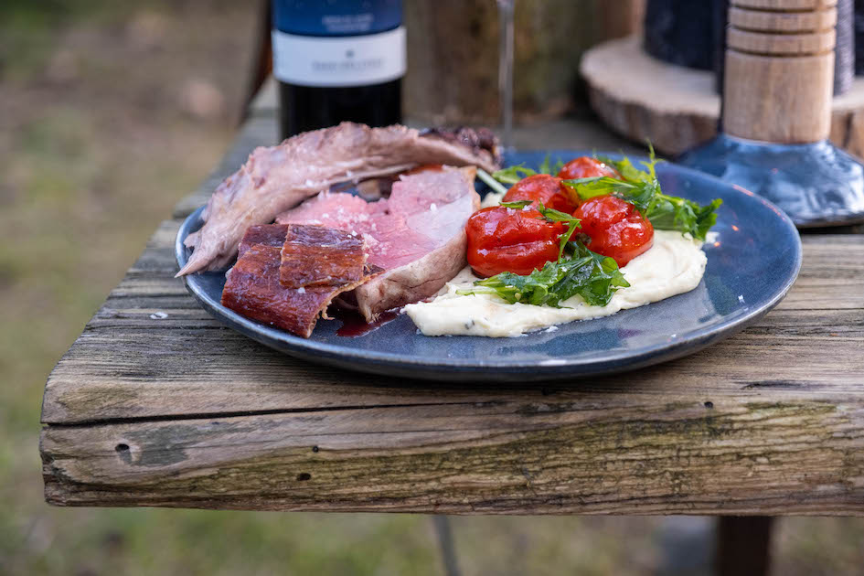 Lam asado met aligot en drunken tomatoes