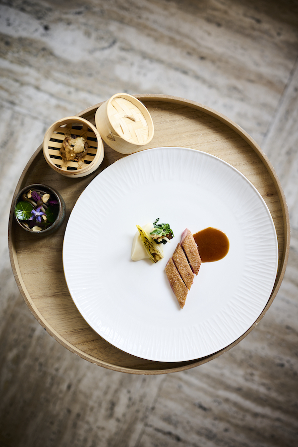 Wilde eend met peterseliewortel, sobanoedels, atjar & hoisin