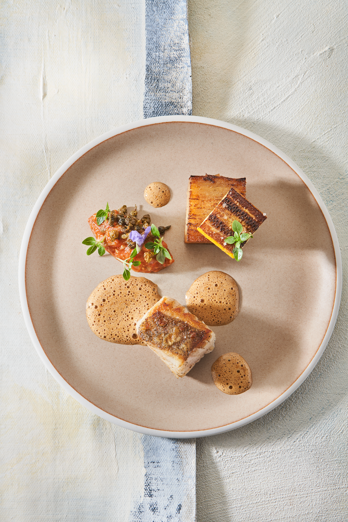 Vlaswijting, caponata, kappertjes en millefeuille van nieuwe aardappeltjes