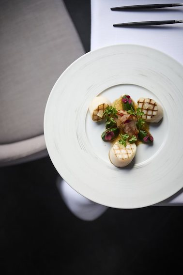 Coquilles met eekhoorntjesbrood, pancetta & mousseline van peterselie