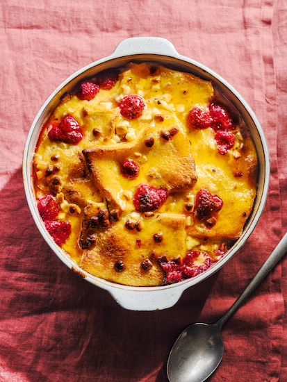 Broodpudding met witte chocolade & frambozen