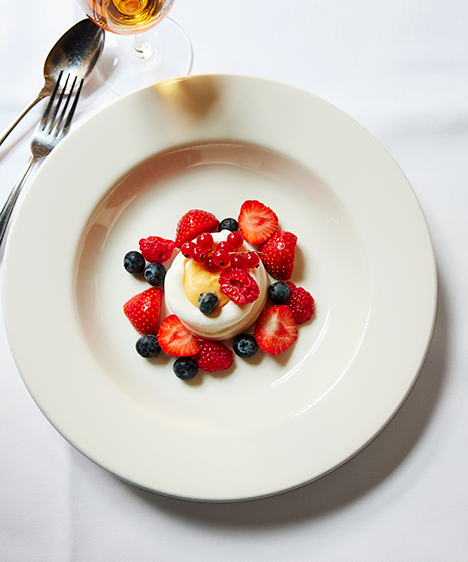 Vacherin met rood fruit & citroencrème