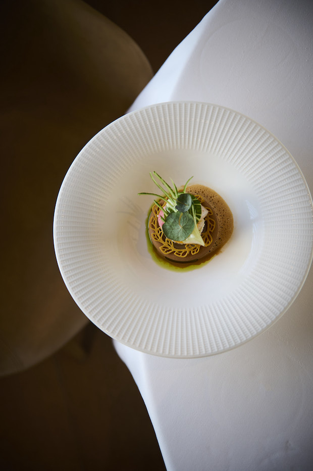 3 bereidingen van krab met coquille en ingelegde groenten