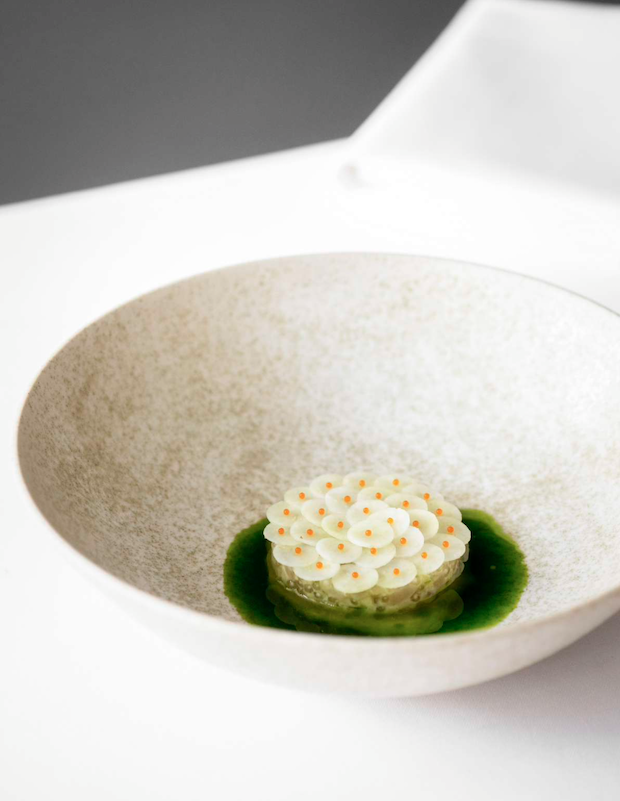 Hamachi met zuringvinaigrette