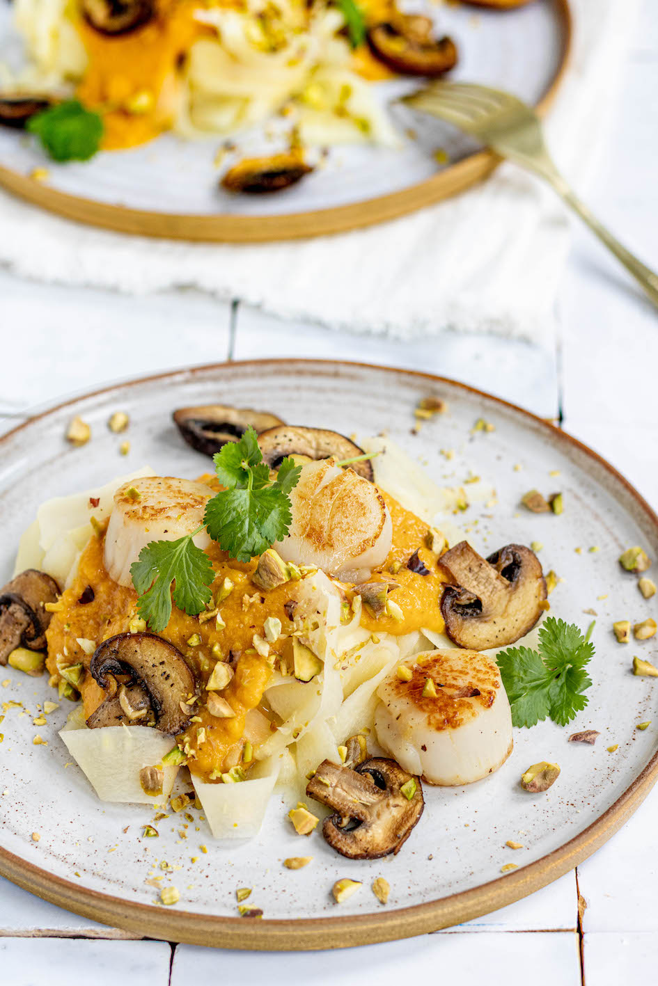 Tagliatelle van pastinaak met pompoen-kokossaus & coquilles