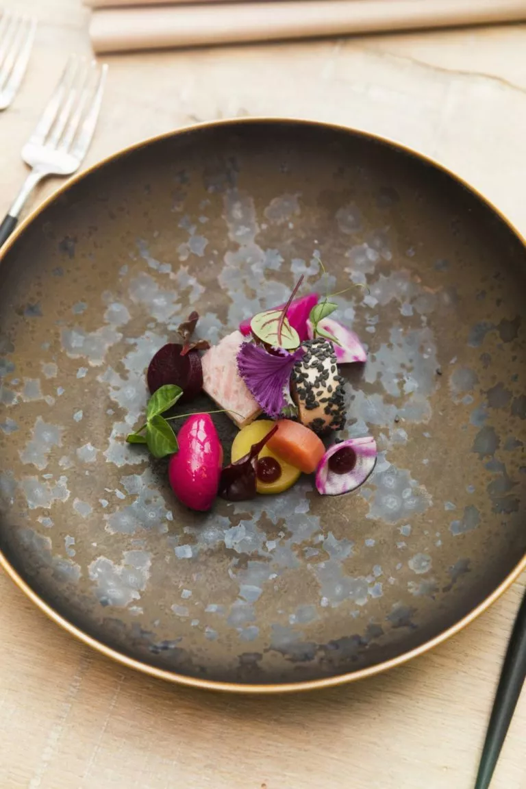 Gerookte Oosterscheldepaling met foie gras en structuren van biet