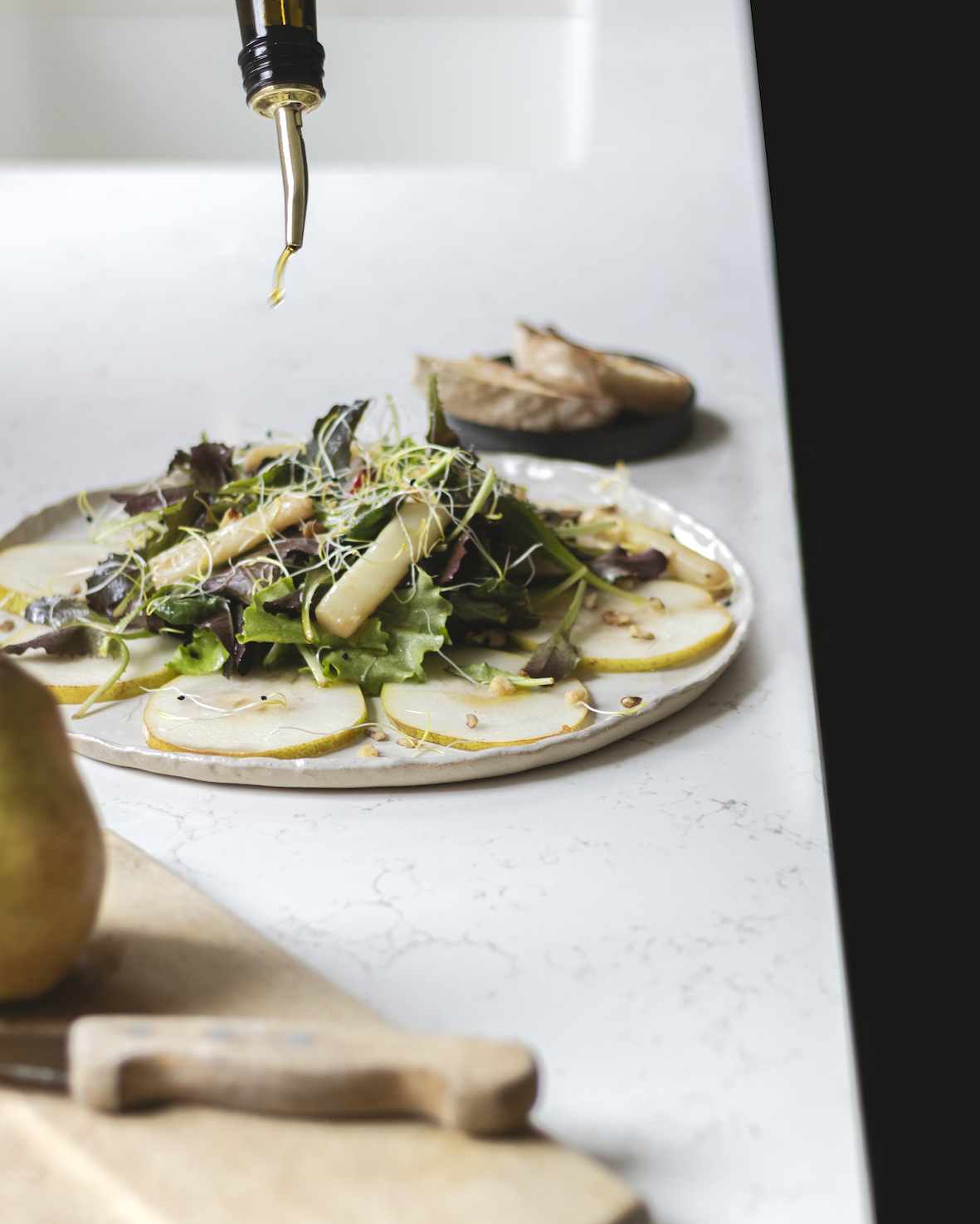 Frisse salade met gemarineerde asperges