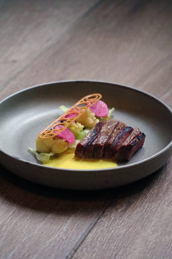 Entrecote met structuren van kool & blackwell