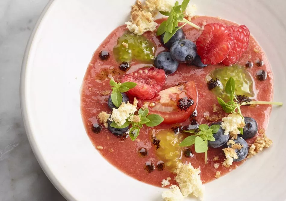 Gazpacho van tomaat met paprika en framboos