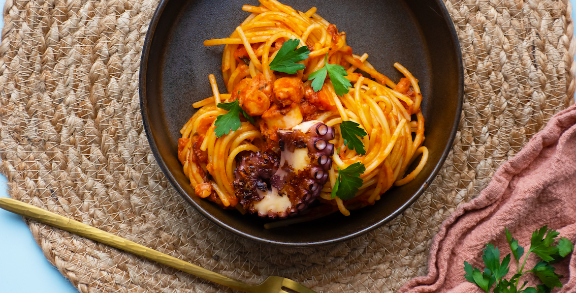 Spaghetti quadrati met ragu van pulpo