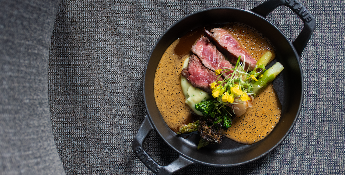 Sashi zesrib met aardappelmousseline, spinazie & kalfsjus