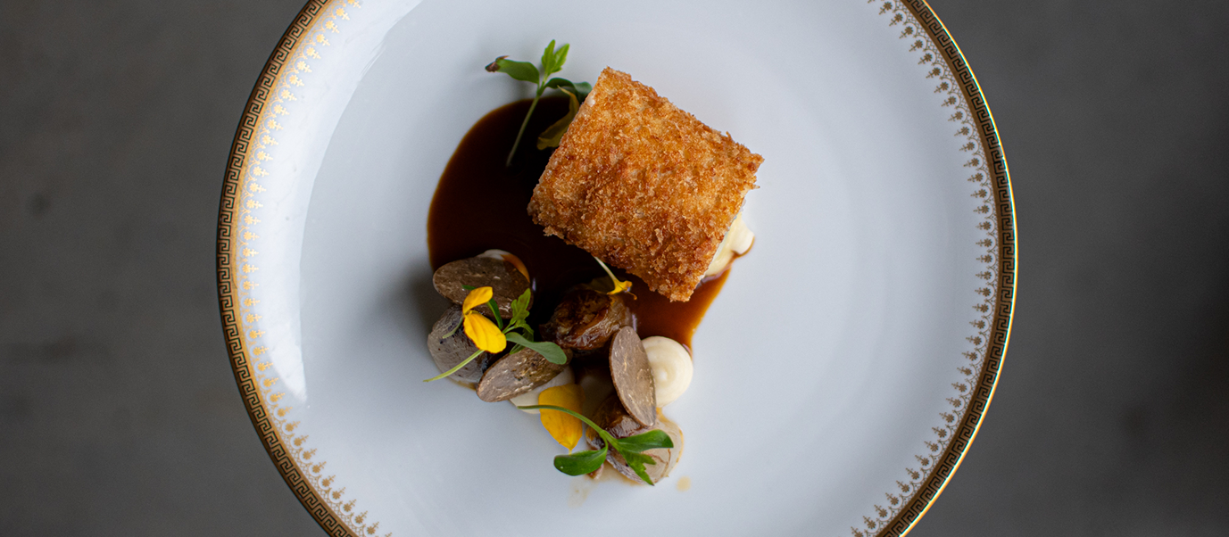 Cordon bleu van fazant, truffelbrie, witlof & vin jaune saus