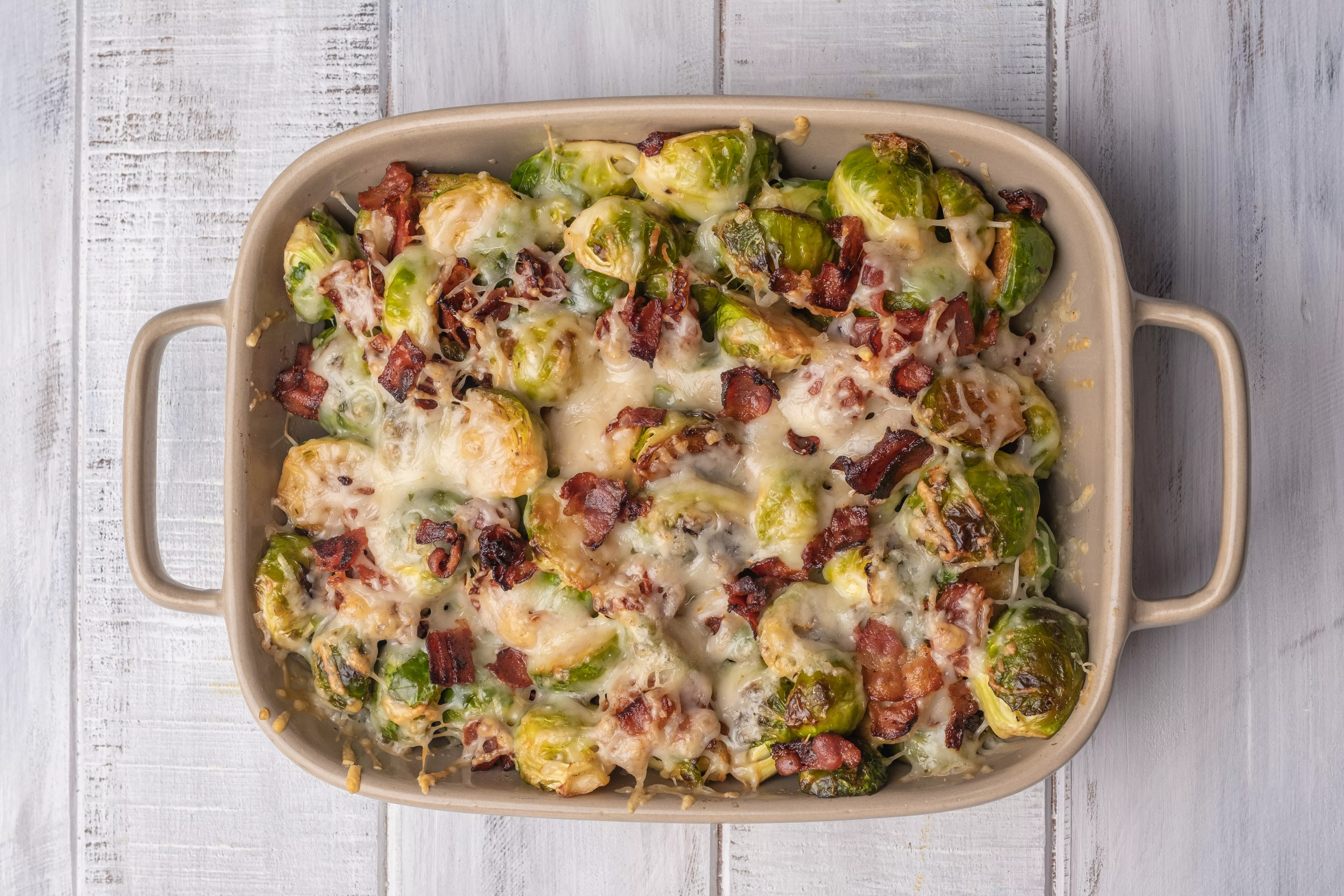 Ovenschotel met spruitjes en spekjes