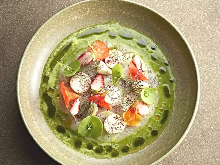 Crudo van harder met Belgische aardbeien en vinaigrette van Granny Smith