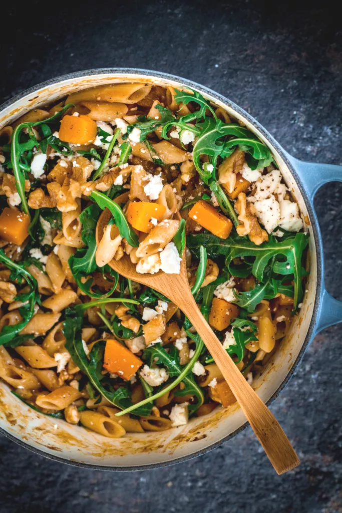 Eenpanspasta met pompoen en feta