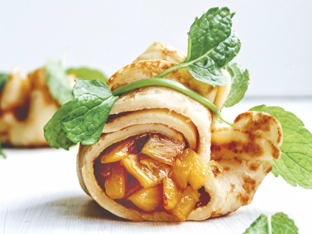 Pannenkoekjes met gekaramelliseerde ananas