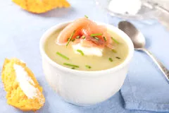 Romige preisoep met zalm 