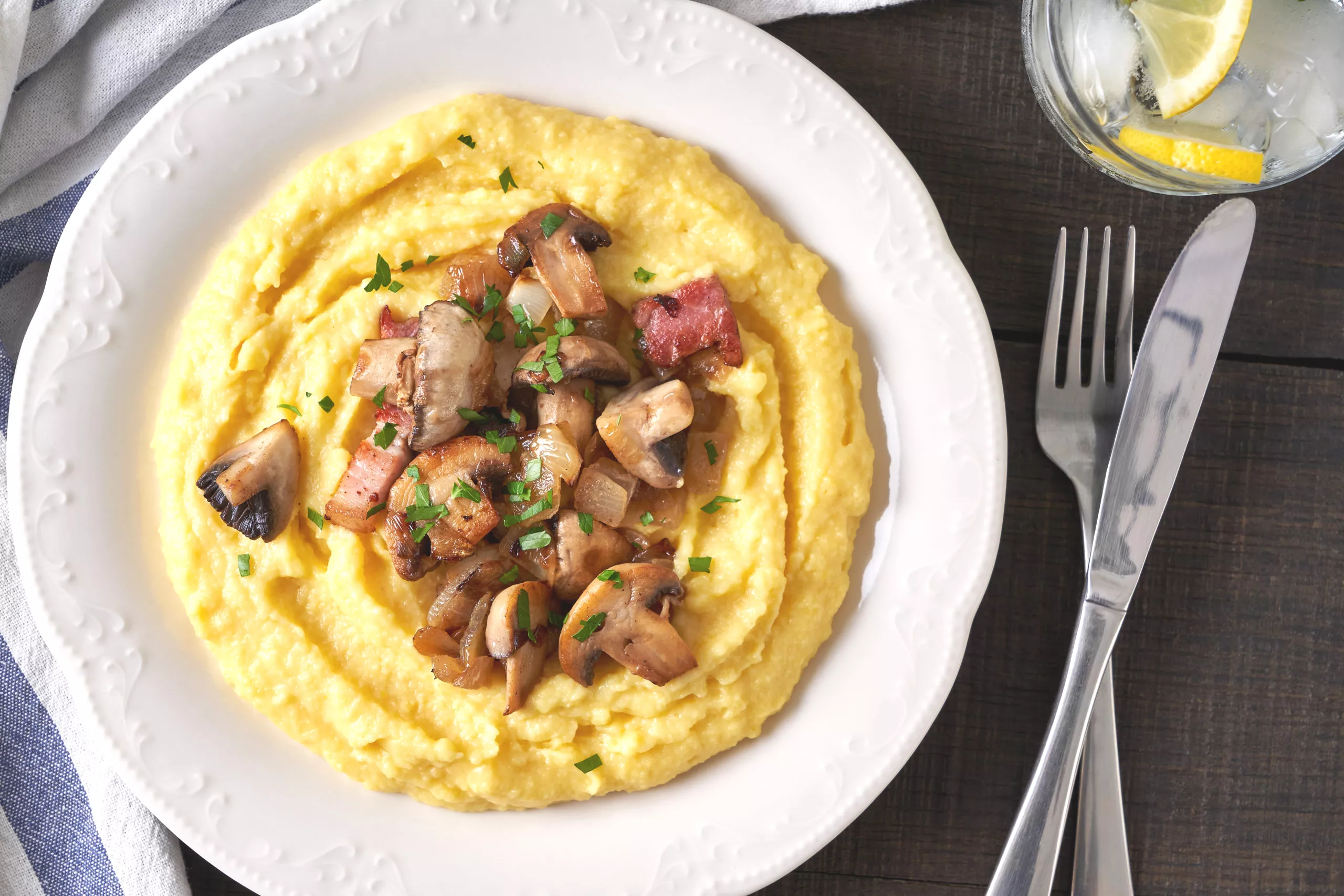 Polenta met balsamicochampignons en parmezaan