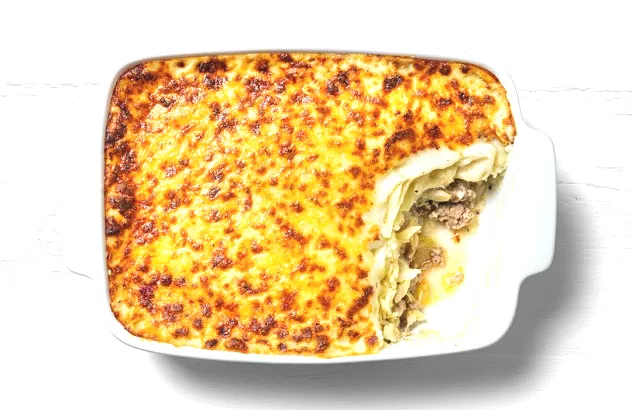 Ovenschotel met aardappel, witte kool en gehakt