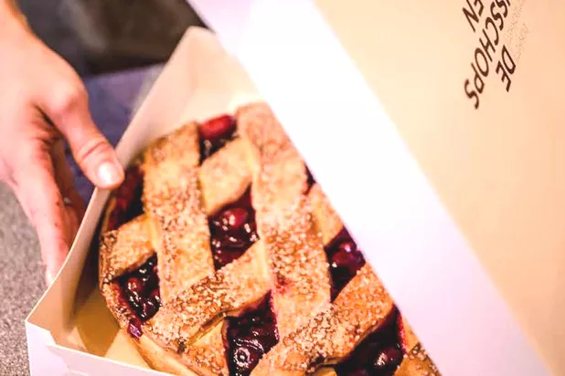Limburgse kersenvlaai