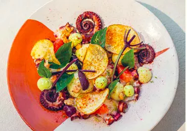 Octopus met aardappel en paprikapoeder