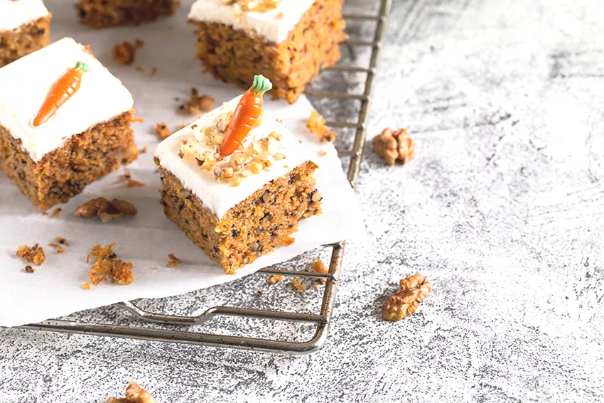 Vegan worteltaart met walnoten