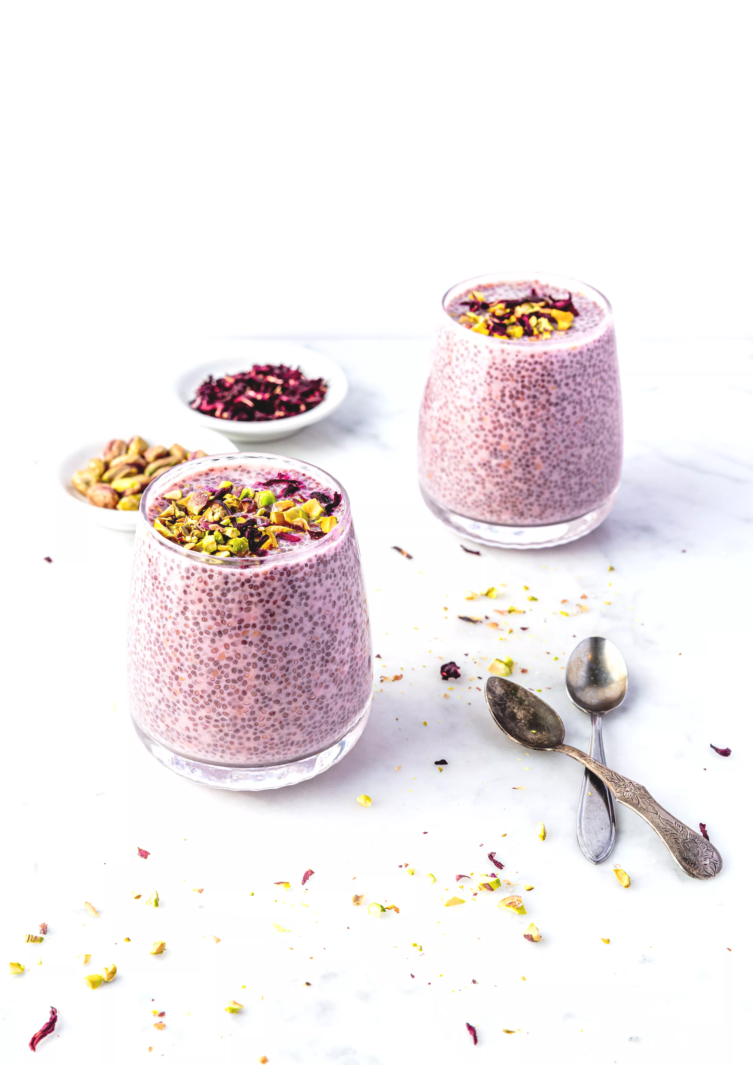 Roze chiapudding met pistache