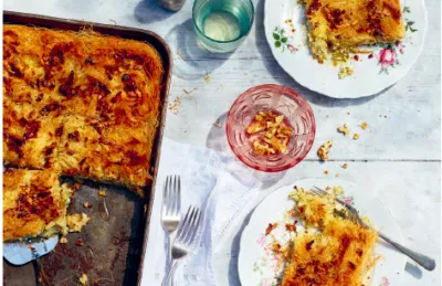 Hartige taart met kaas, courgette en honing: tyropita me meli