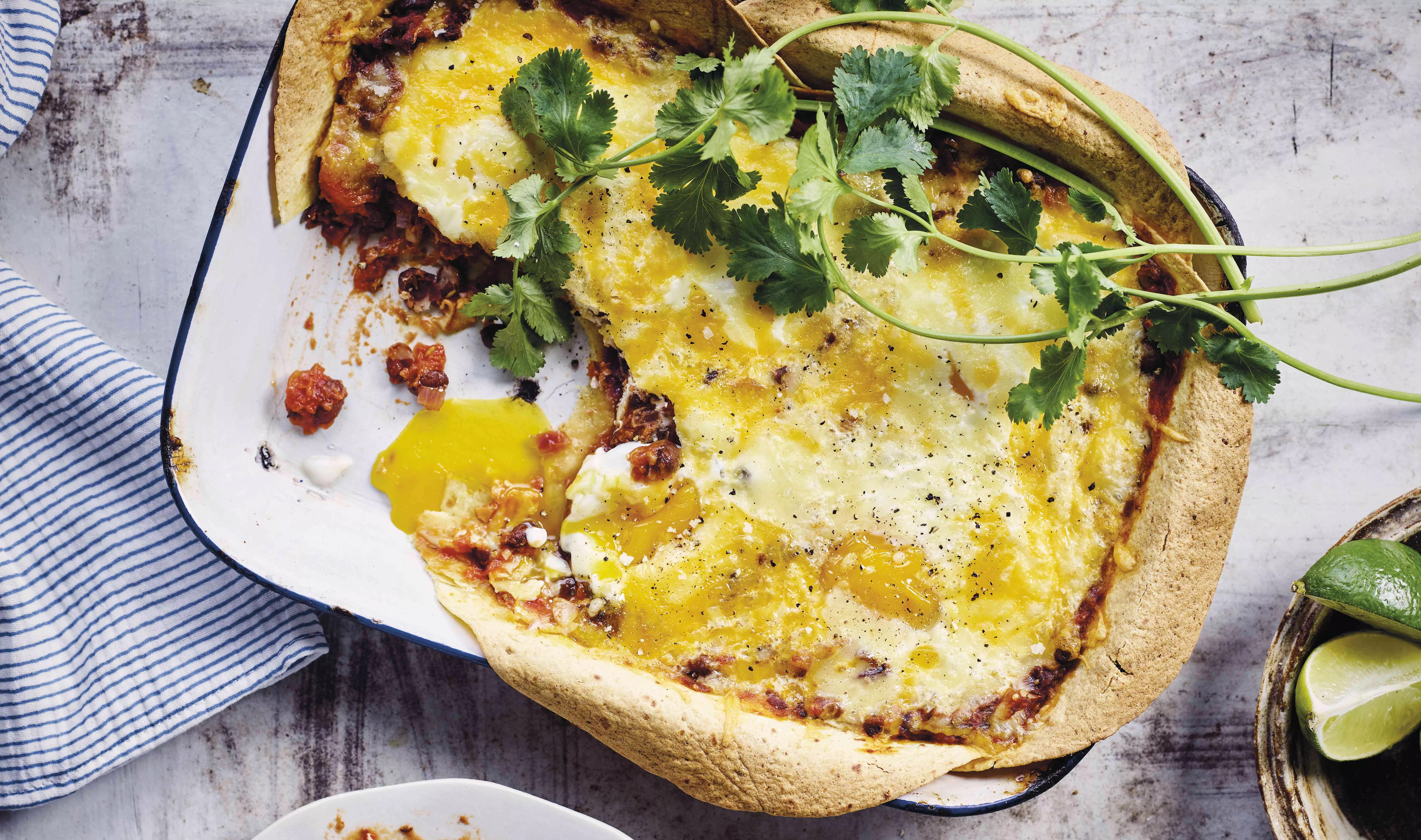 Mexicaanse brunchschotel met eieren