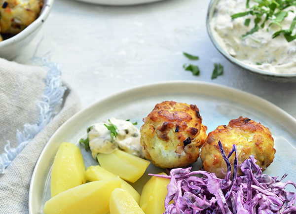 Visballetjes met rodekool en aardappelen