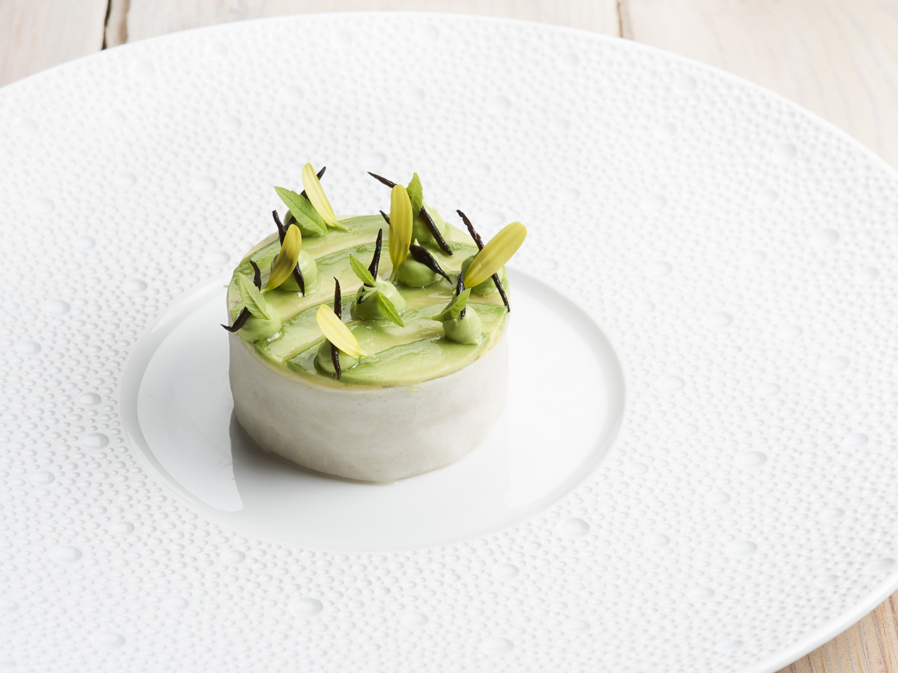 Opgelegde rog met avocado, koolrabi en hijiki