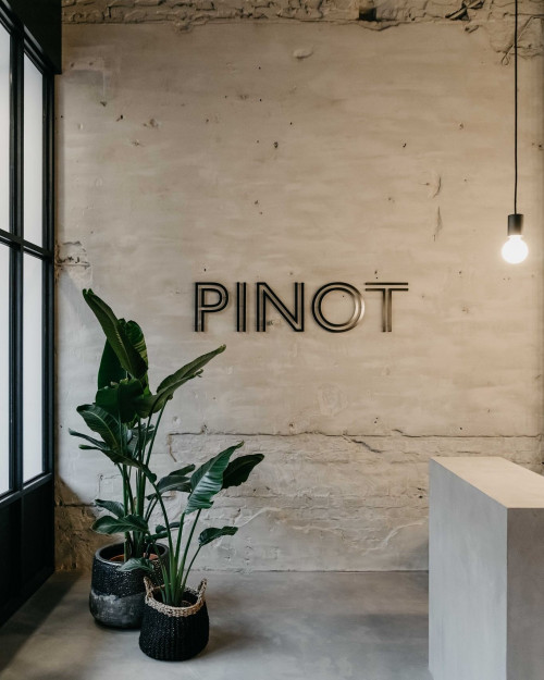 Pinot Wine & Food