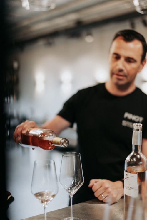 Pinot Wine & Food