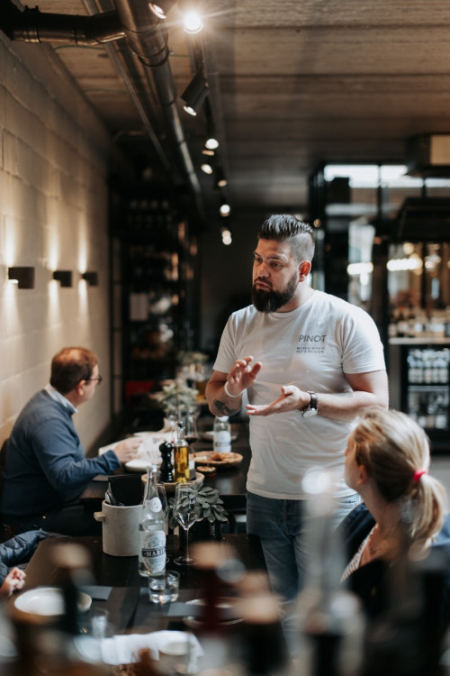 Pinot Wine & Food