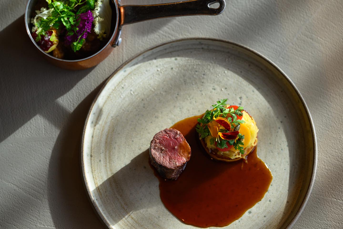 Ontdek Modest te Oudsbergen op Eiyou. Modest openingsuren raadplegen op