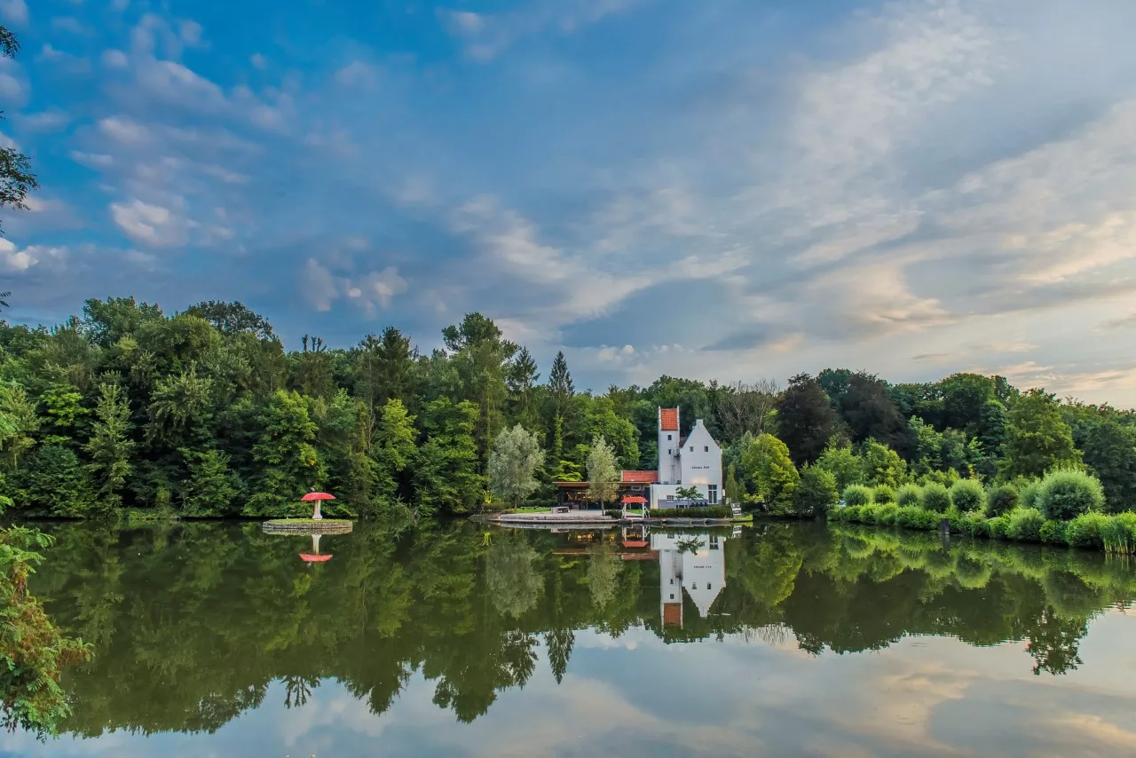 Ontdek Spaans Dak te OudHeverlee op Eiyou. Spaans Dak openingsuren raadplegen op Club Ambiance.