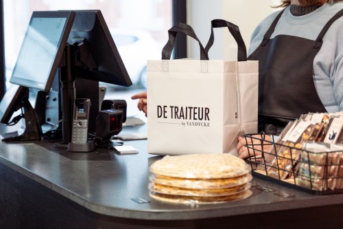 DE TRAITEUR