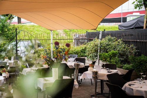 Restaurant On Cru
